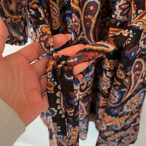 JBS Paisley Long Sleeve Deep V-Neck Dress with Belt at waist size 8 - Picture 5 of 9